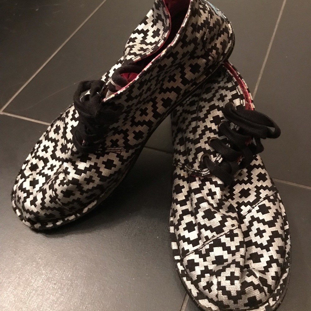 TOMS Boots